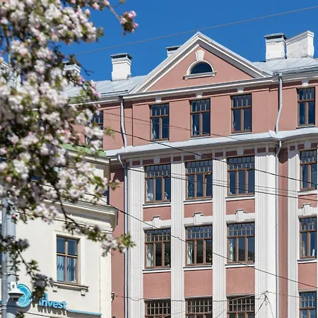 Old Town Steps From Everything